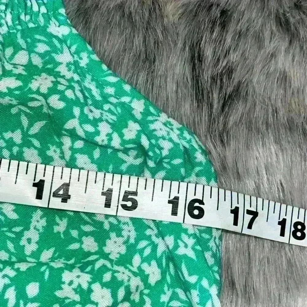 💚 ZARA Printed Green and White Dress with Shirring at the neck sz small - Picture 4 of 7